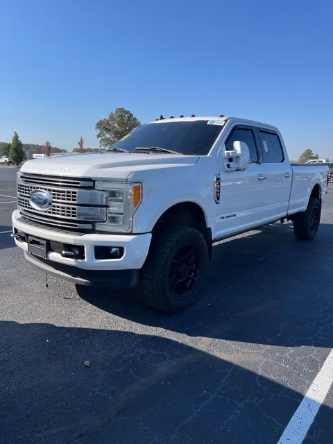 Used 2019 White Ford Platinum image 1