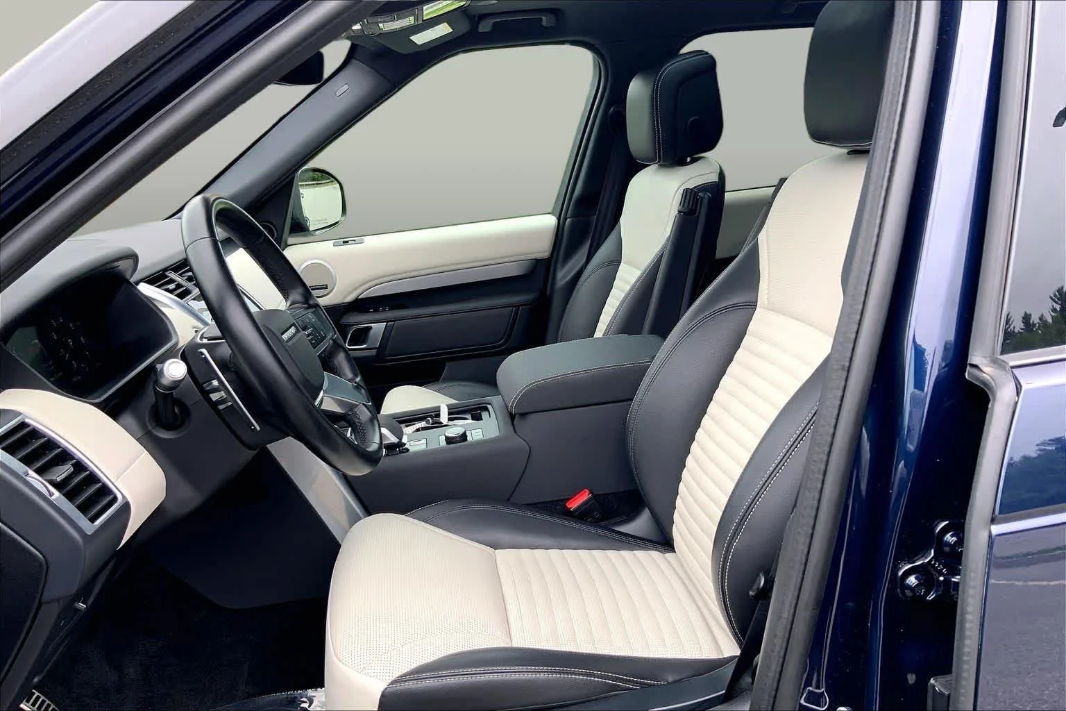 Used 2021 Portofino Blue Metallic Land Rover S R-Dynamic image 9