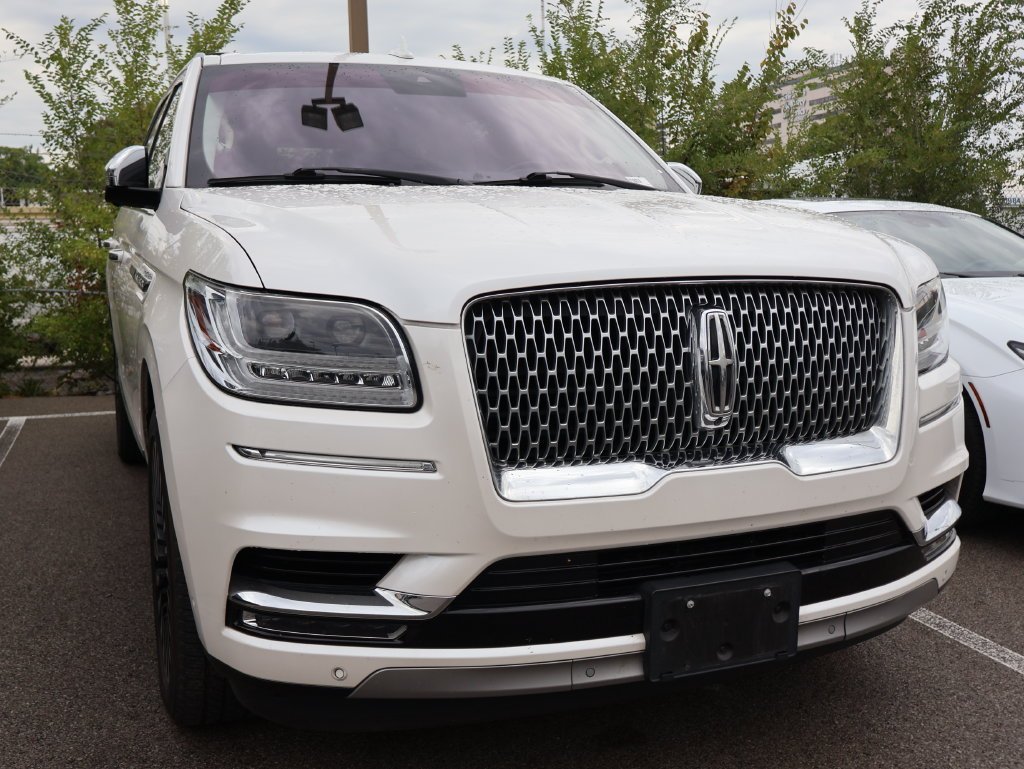 Used 2018 Lincoln Navigator Black Label with VIN 5LMJJ2TT4JEL13133 for sale in Kansas City