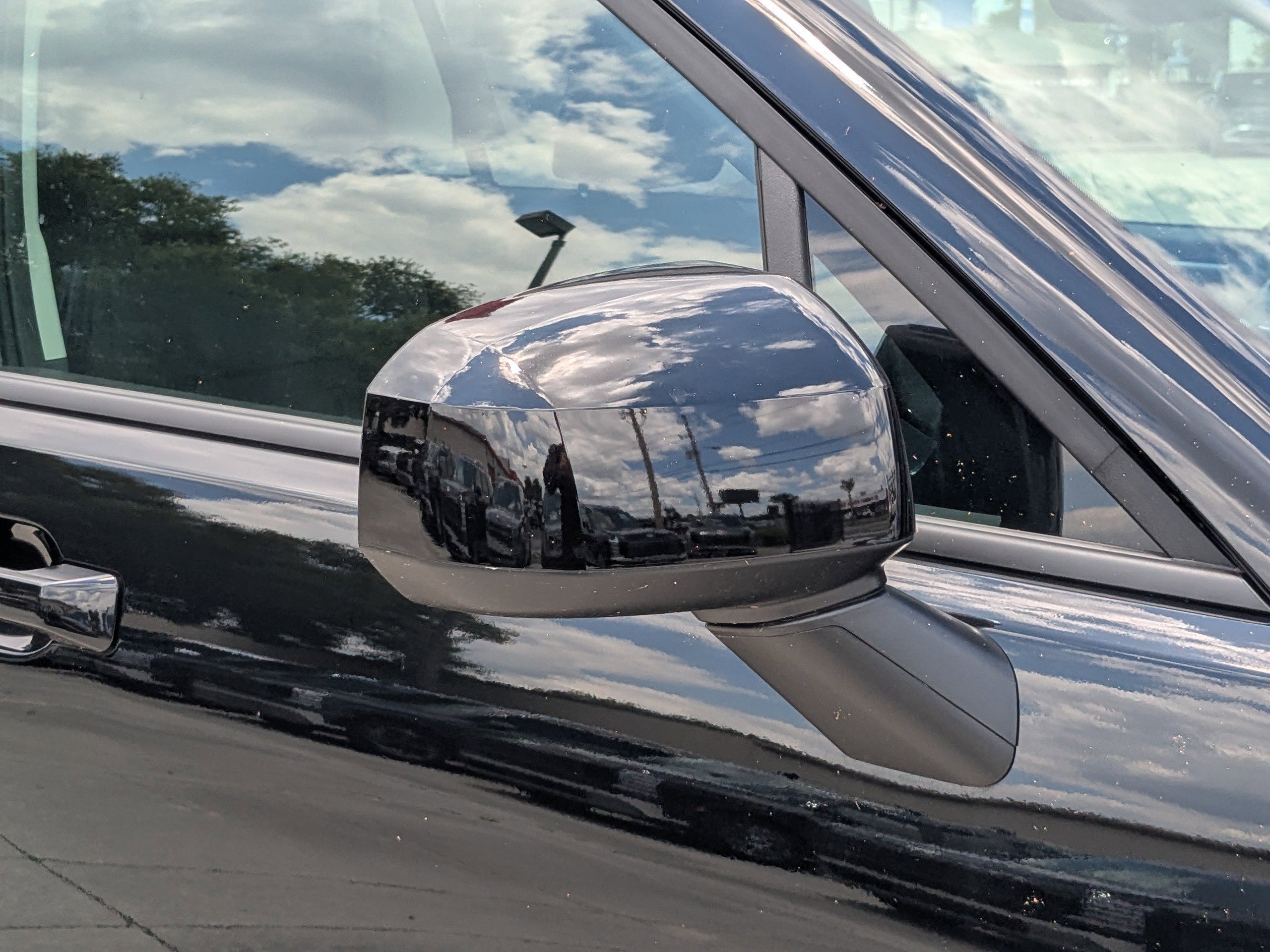 New 2026 Phantom Black Hyundai SE image 12