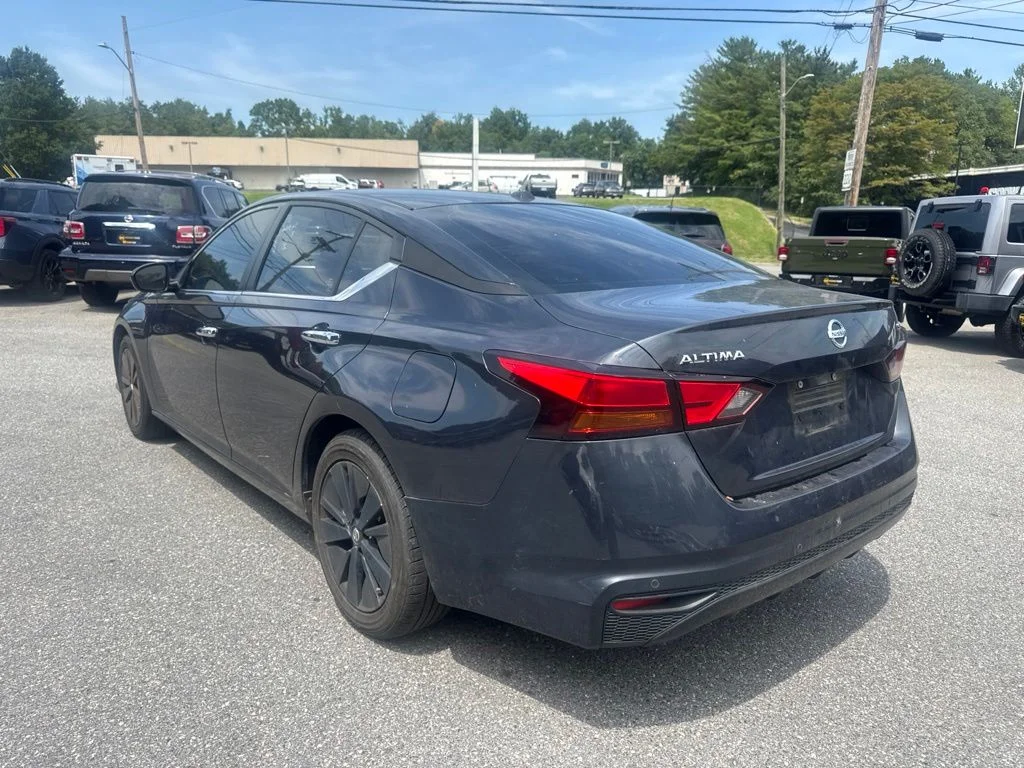 Certified Used 2021 Blue Nissan 2.5 SV image 4