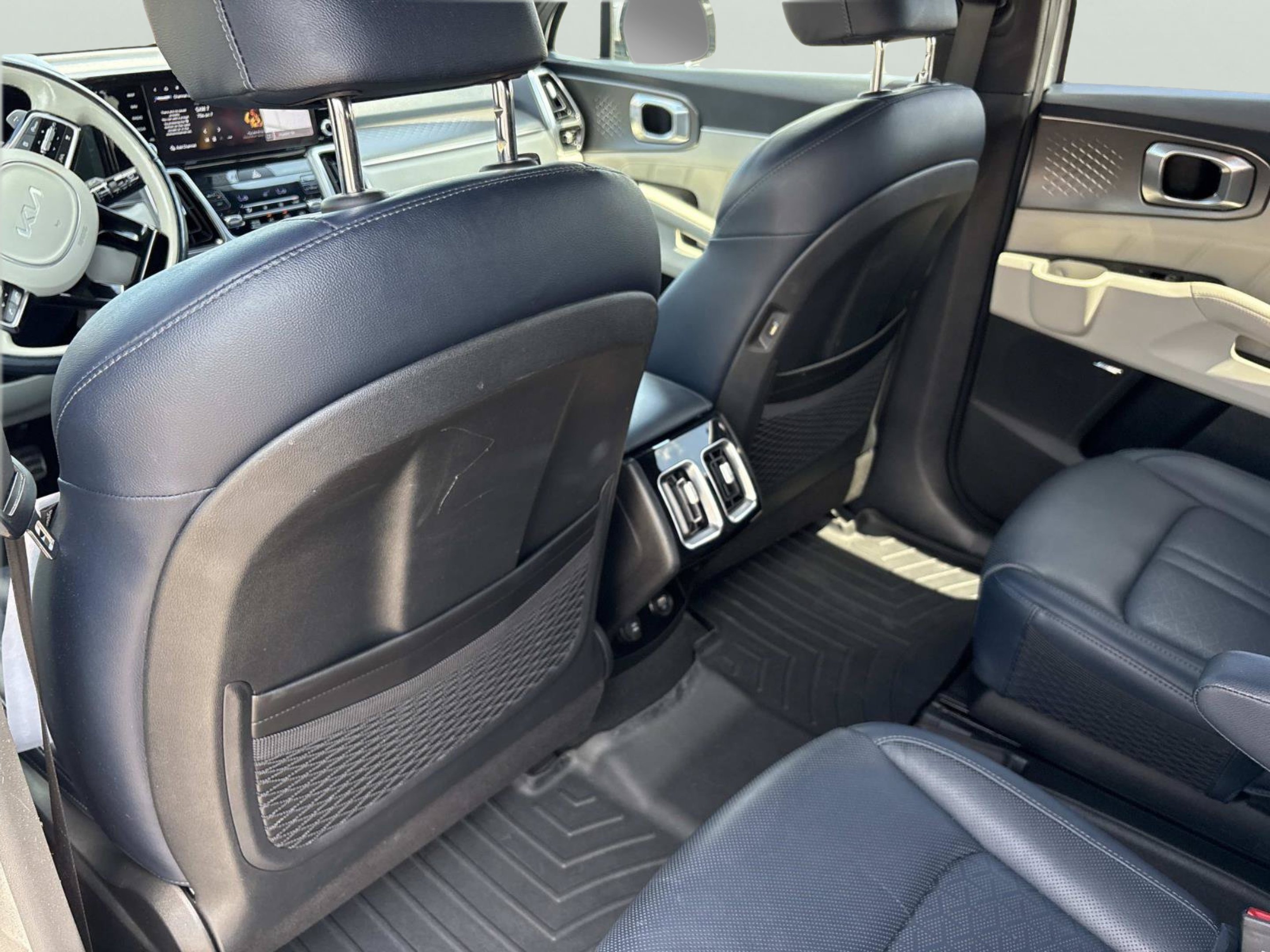 Used 2022 Silky Silver Kia SX Prestige image 13