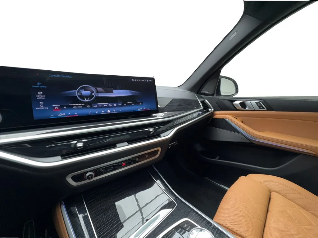 Used 2025 Gray BMW M60i image 45
