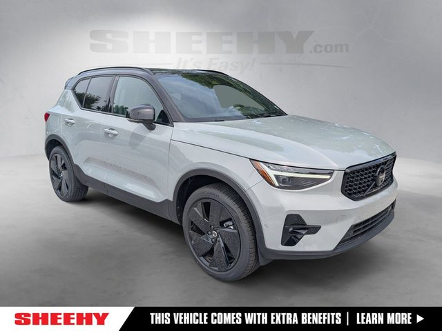 2026 Volvo XC40 B5 Ultra Black Edition