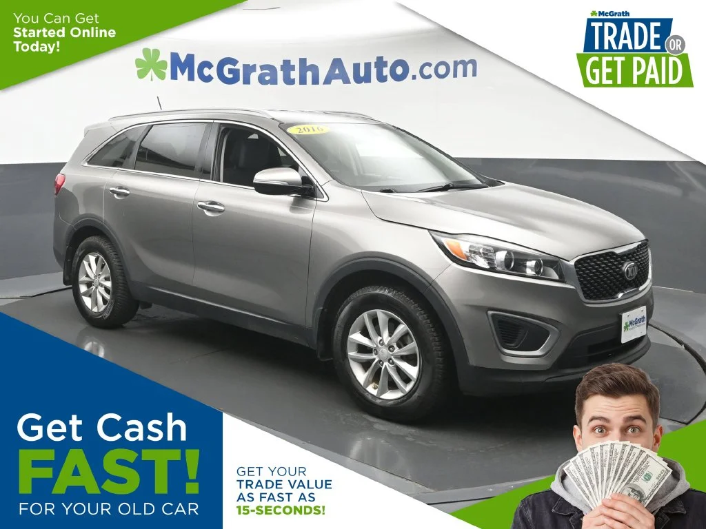 Used 2016 Silver Kia LX image 1