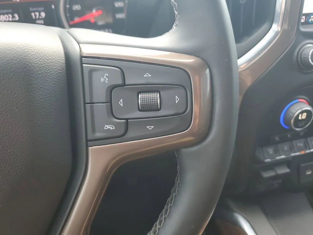 Used 2023 Northsky Blue Metallic Chevrolet High Country image 20