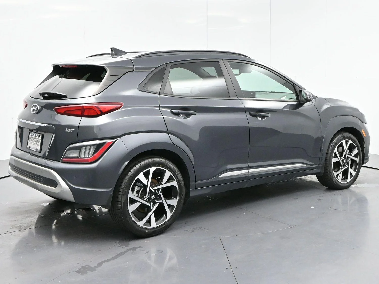 Used 2022 Thunder Gray Hyundai Limited image 7