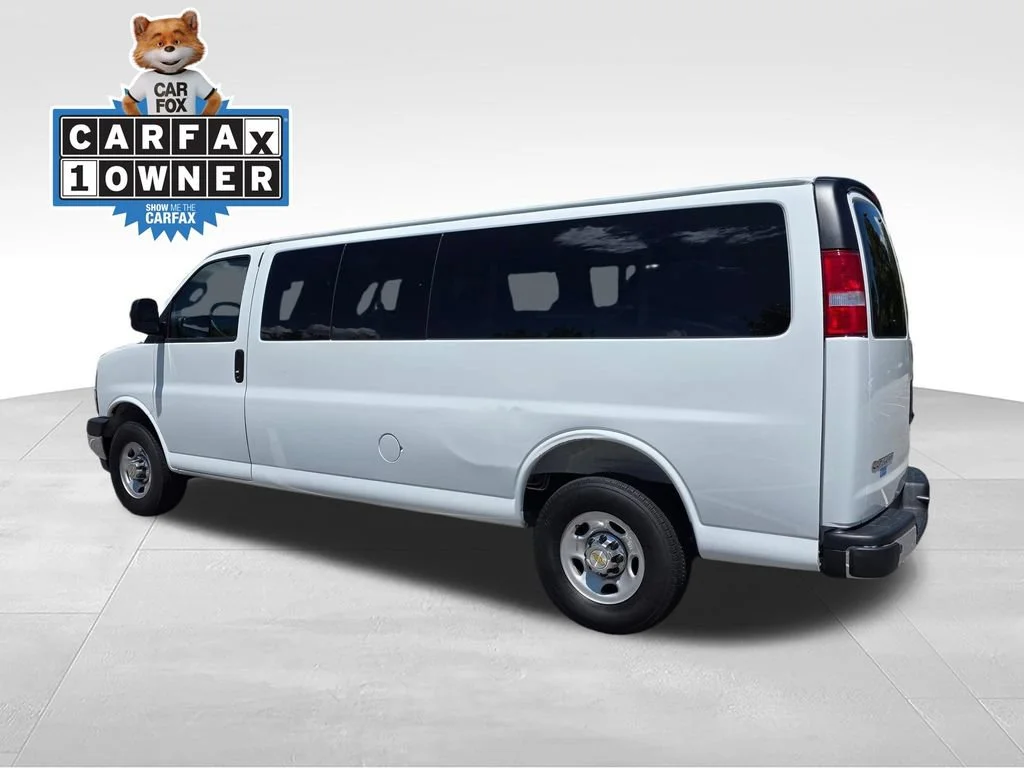 Used 2025 Summit White Chevrolet 1LT image 5