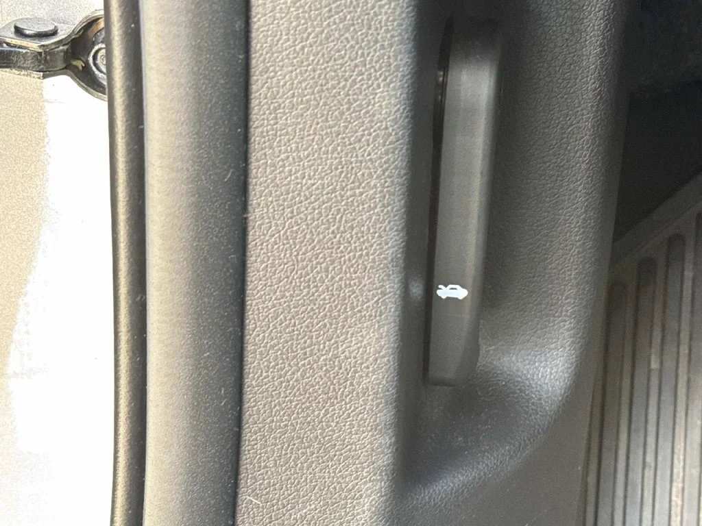 Used 2025 Silver Hyundai SEL image 34
