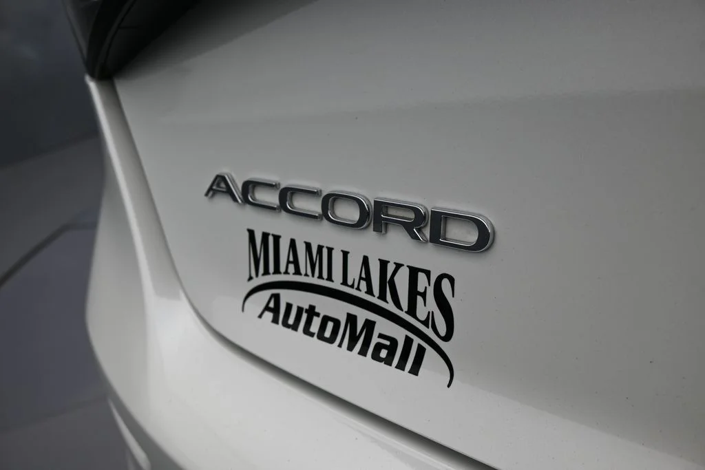 Used 2023 Platinum White Pearl Honda EX image 35