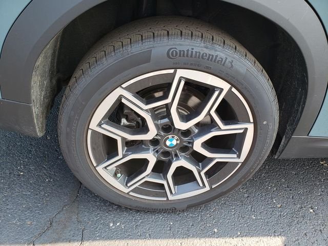 Used 2026 Green Metallic BMW xDrive28i image 27