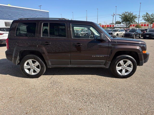 Used 2014 Rugged Brown Pearlcoat Jeep Latitude image 6