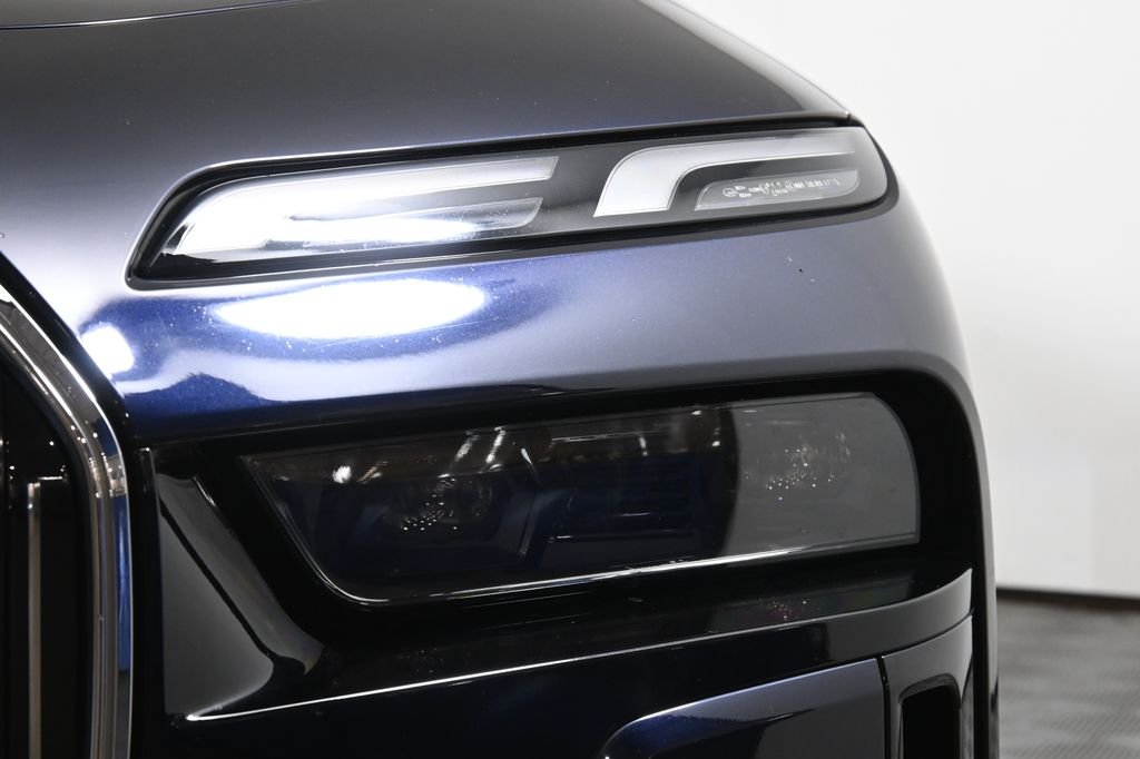 Used 2024 Black BMW 760i xDrive image 11