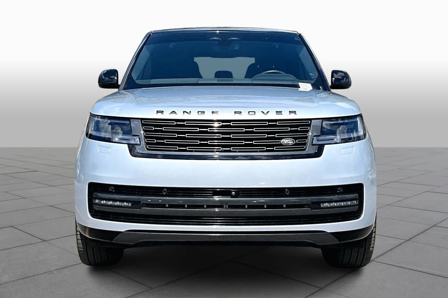 Used 2025 Hakuba Silver Metallic Land Rover SE image 6
