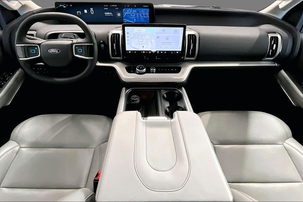 Used 2025 Gray Metallic Ford Active image 9