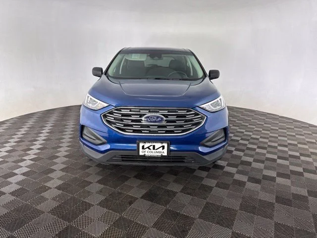 Used 2020 Blue Ford SE image 4