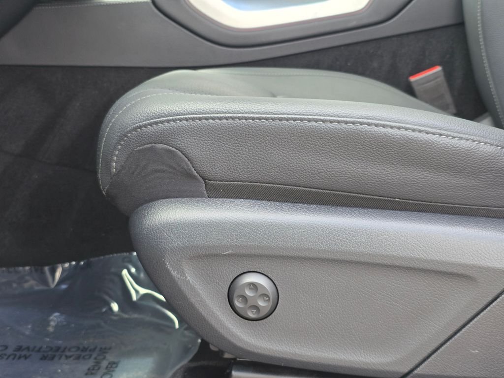 Used 2025  Mercedes-Benz GLS 450 image 35