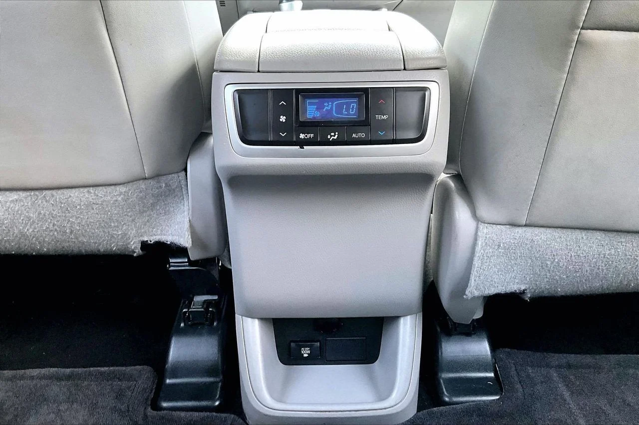 Used 2015 Black Toyota Limited image 17