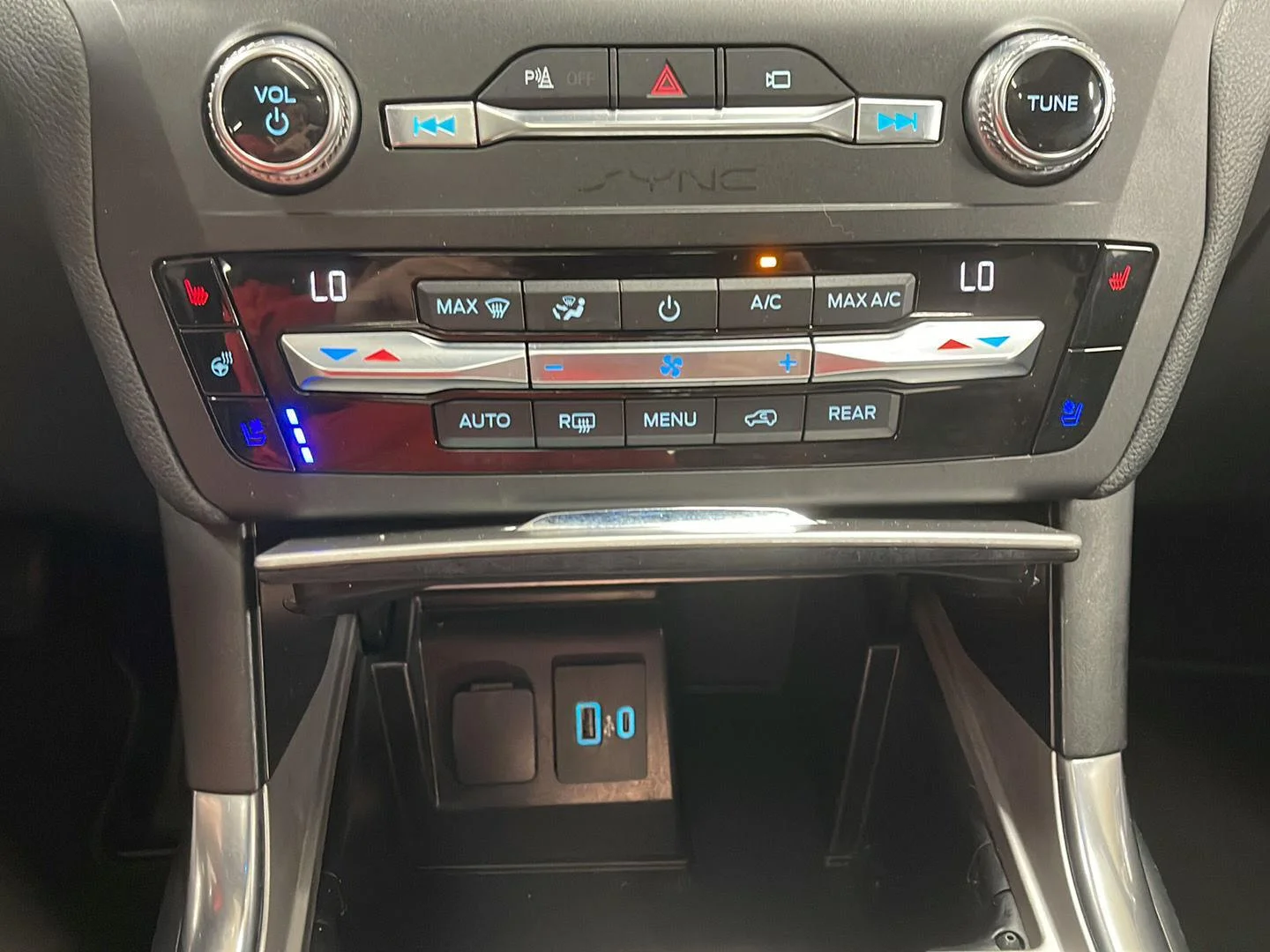 Used 2020 Magnetic Metallic Ford ST image 21
