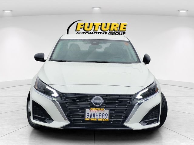 Used 2025 White Nissan 2.5 S image 2