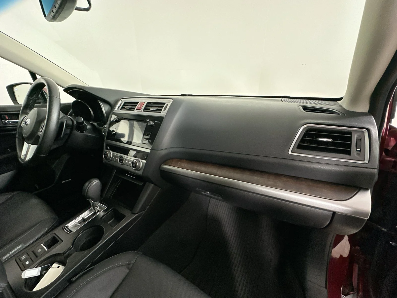 Used 2016 Red Subaru  image 46