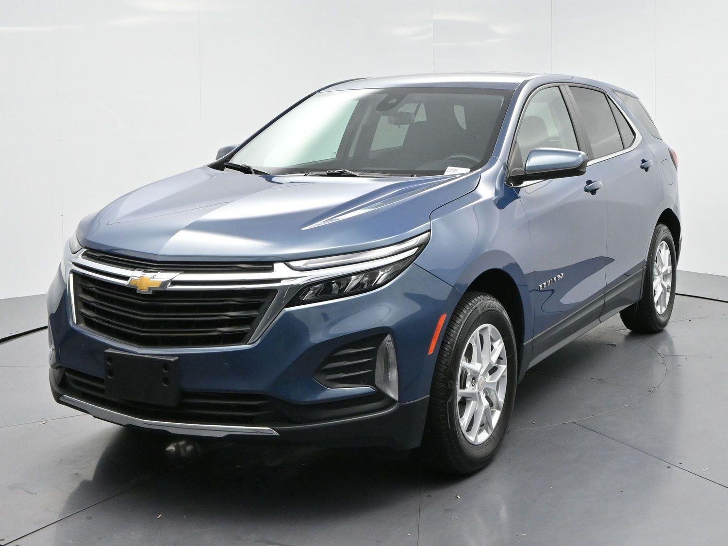 Used 2024 Lakeshore Blue Metallic Chevrolet LT image 3