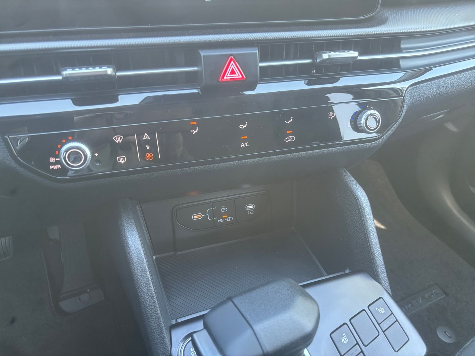 New 2026 Glacial White Pearl Kia LX image 27