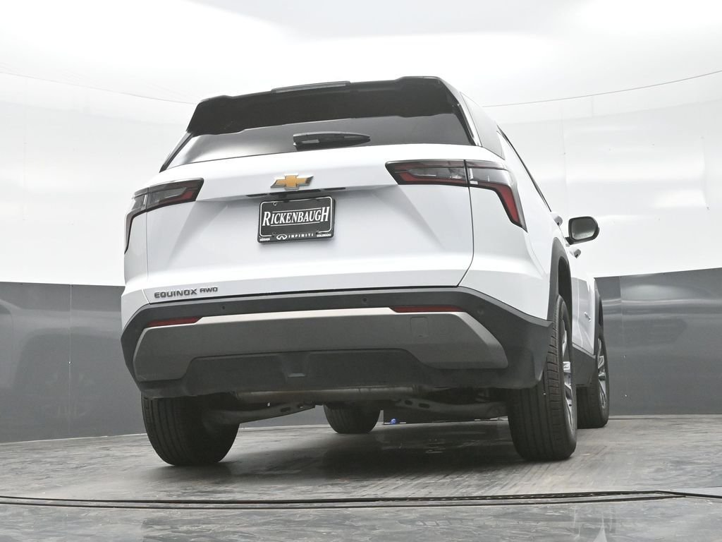 Used 2025 White Chevrolet LT image 30