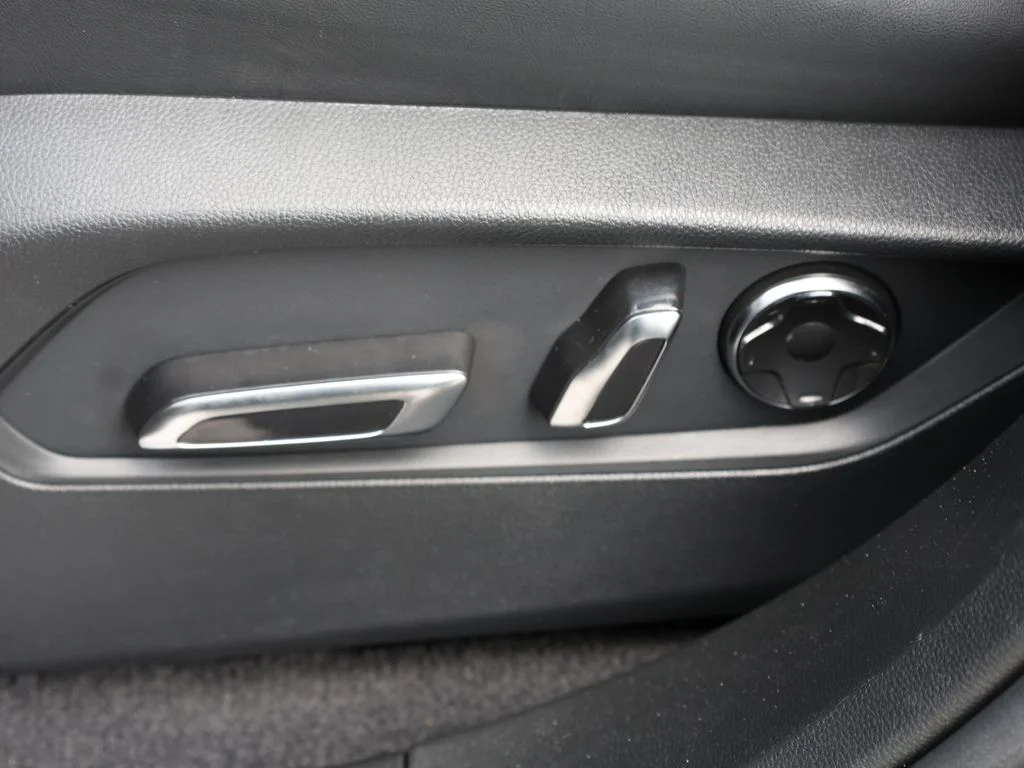 Used 2025 Black Acura Technology Package image 23