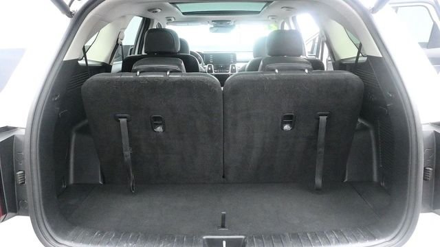 Used 2021 White Kia EX image 19