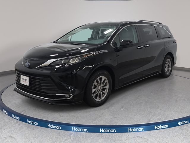2024 Toyota Sienna's photo