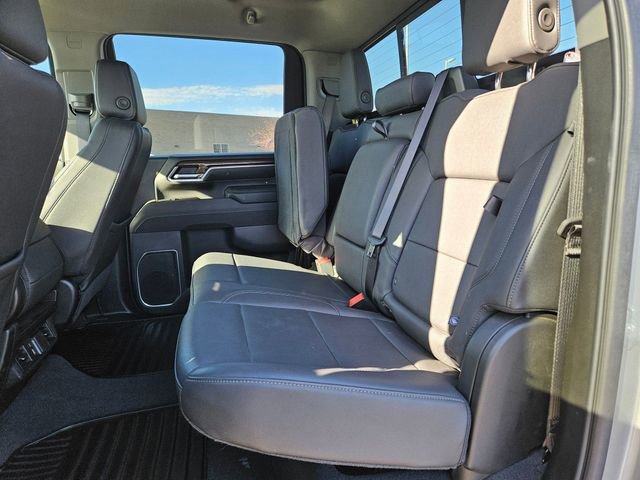 Used 2025 Sterling Gray Metallic Chevrolet LT image 27
