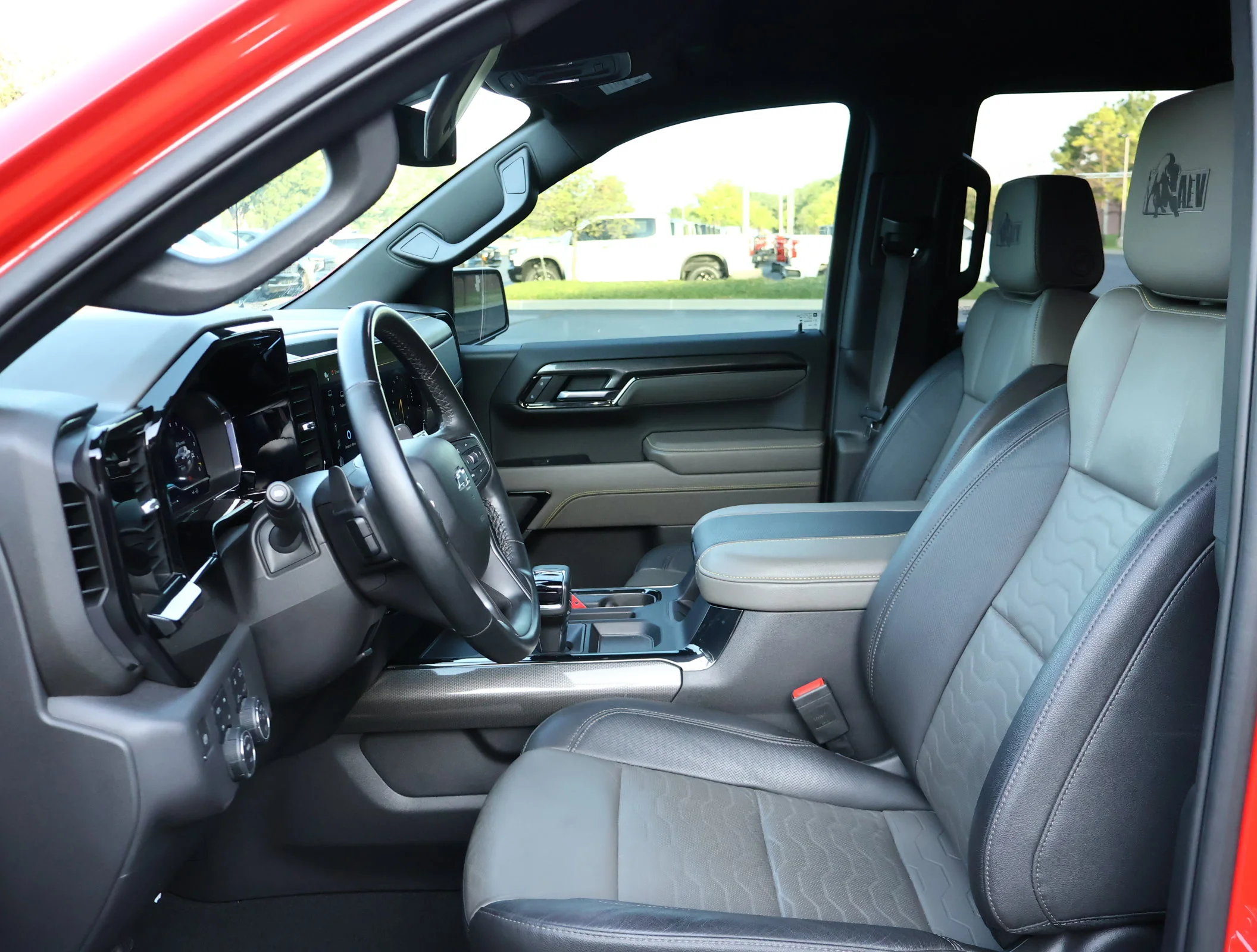 2023 Chevrolet Silverado 1500 ZR2 - Photo 12