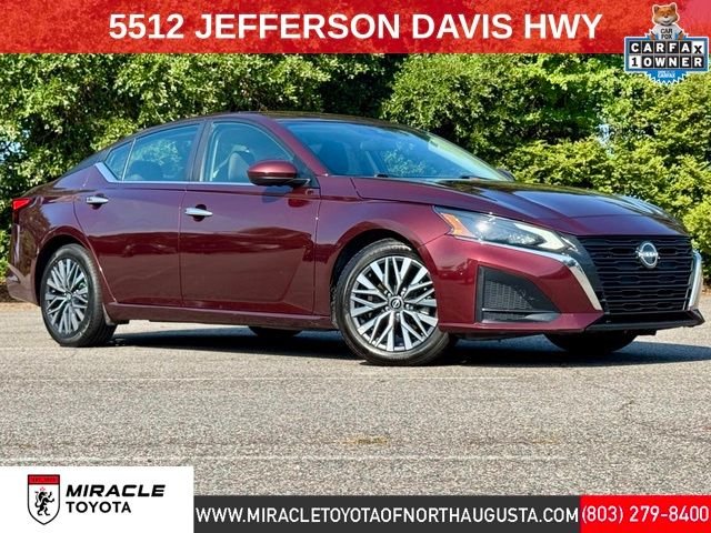 Used 2023 Red Nissan 2.5 SV image 1