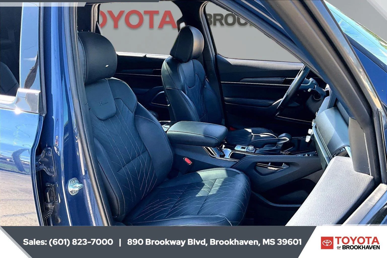 Used 2024 Midnight Lake Blue Kia SX X-Line image 6