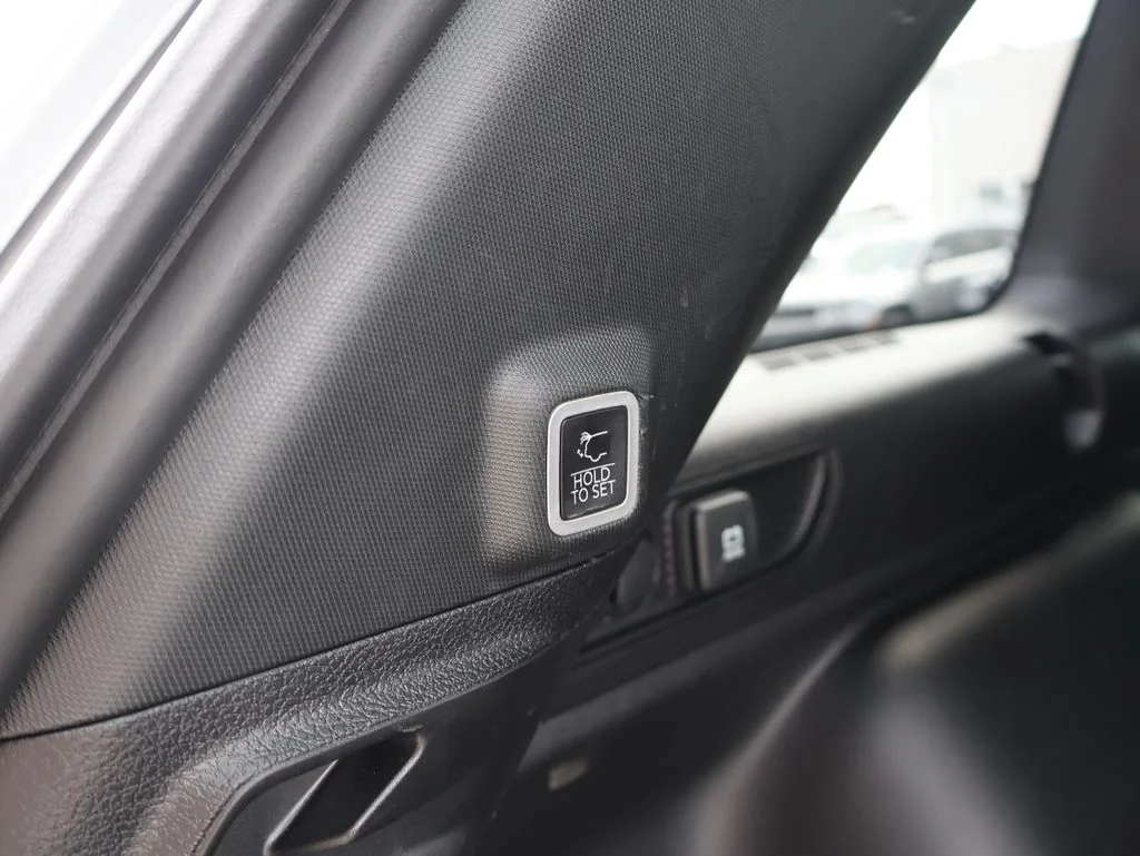 Used 2024 Silver Jeep Limited image 15