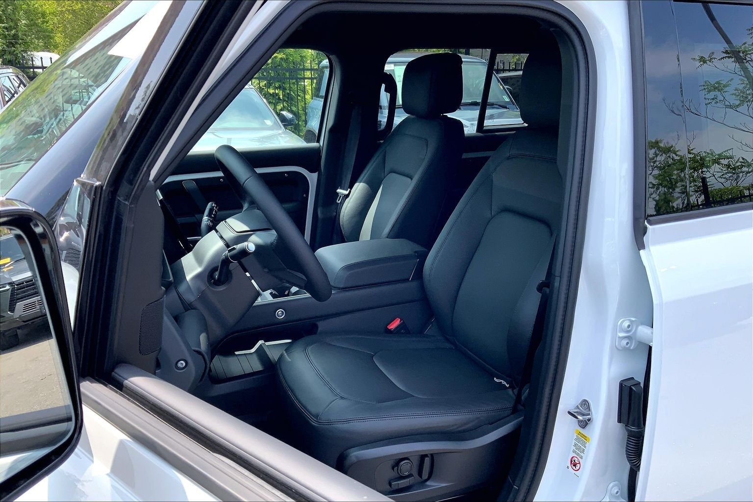 New 2026 Fuji White Land Rover X-Dynamic SE image 9