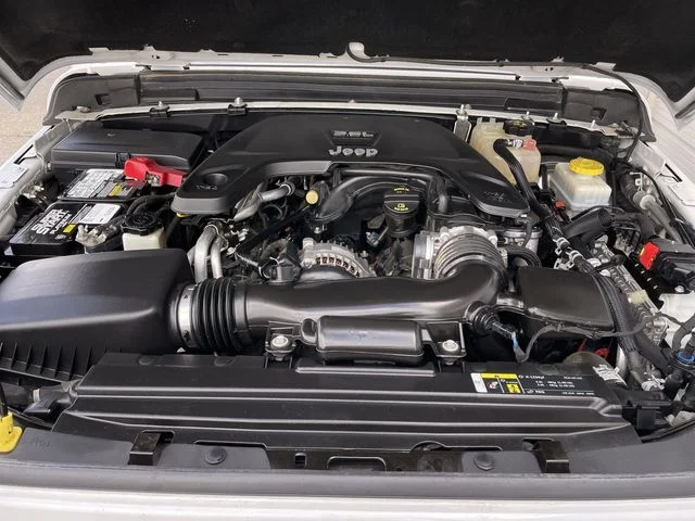 Used 2019 White Jeep Unlimited Sahara image 24