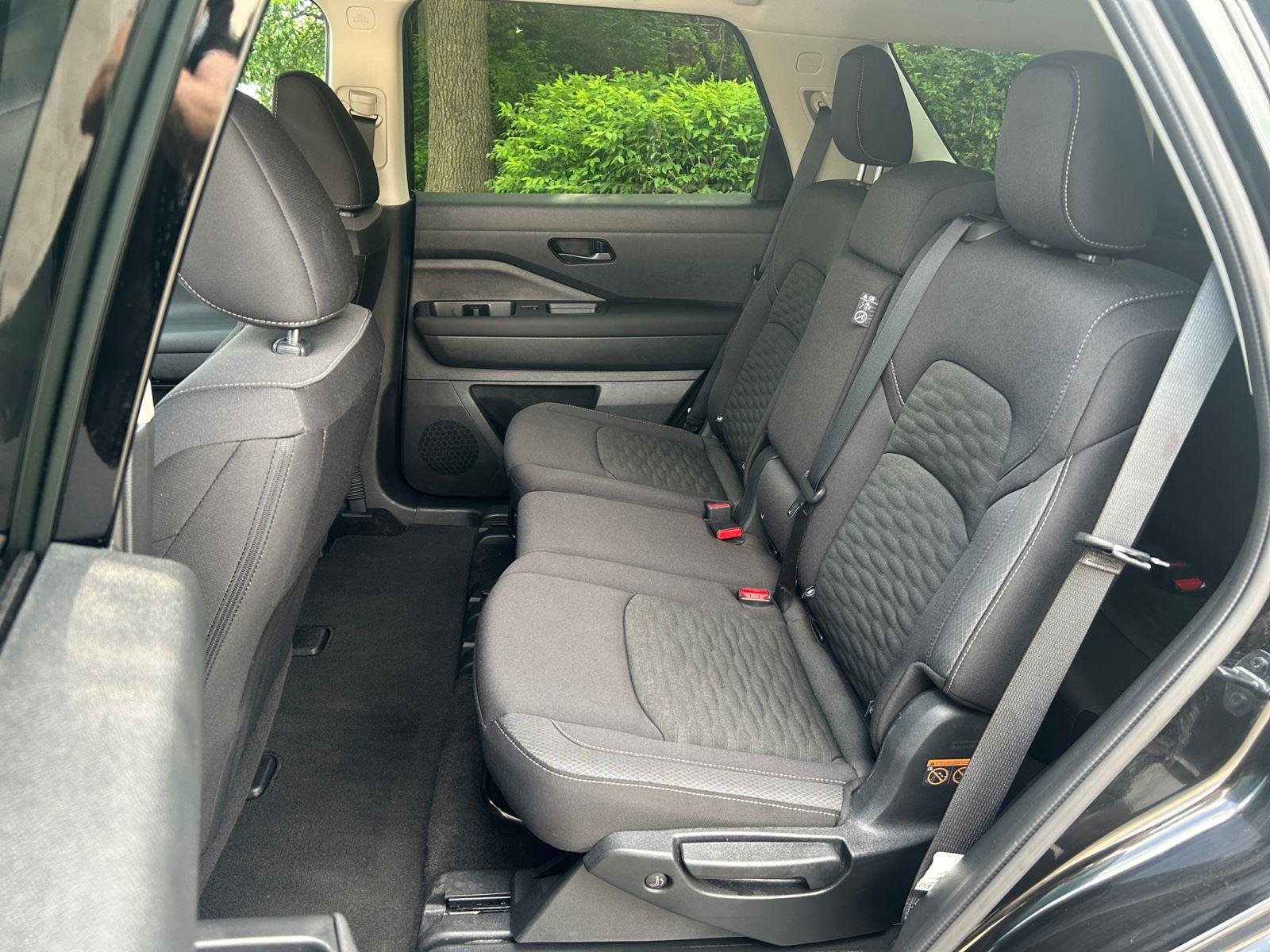 Used 2025 Super Black Nissan SV image 16