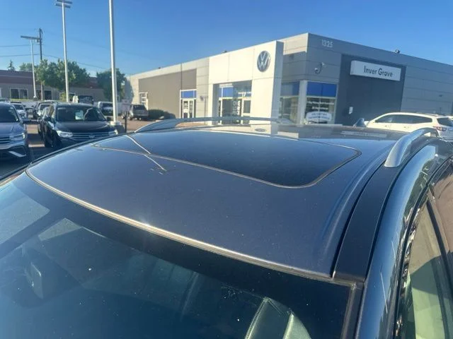 Used 2019 Gun Metallic Nissan SL image 9