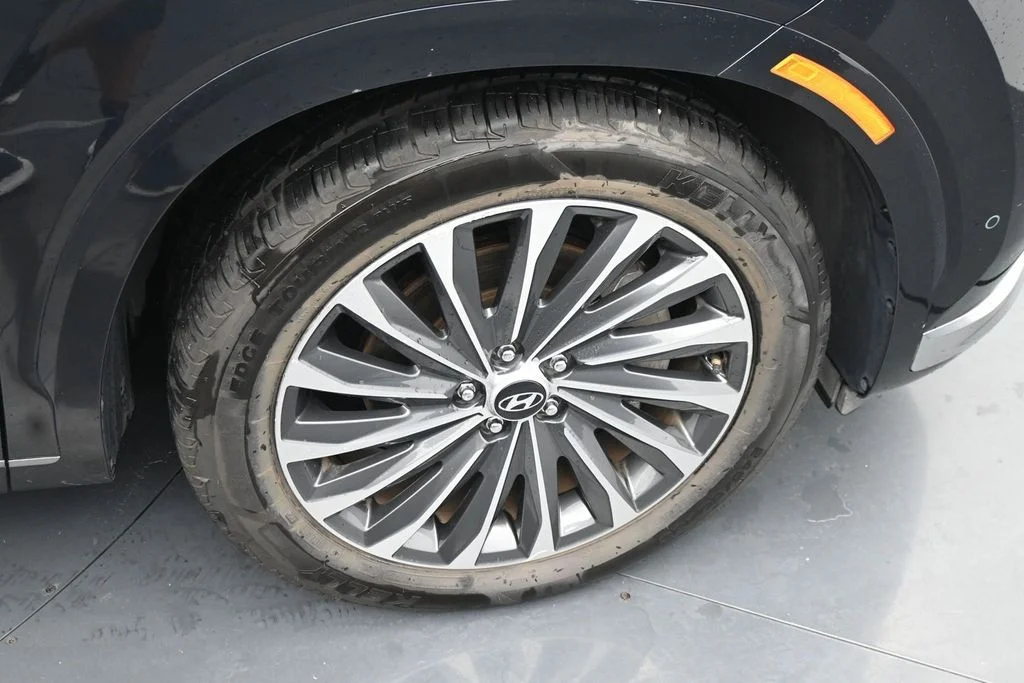 Used 2024 White Hyundai Calligraphy image 10