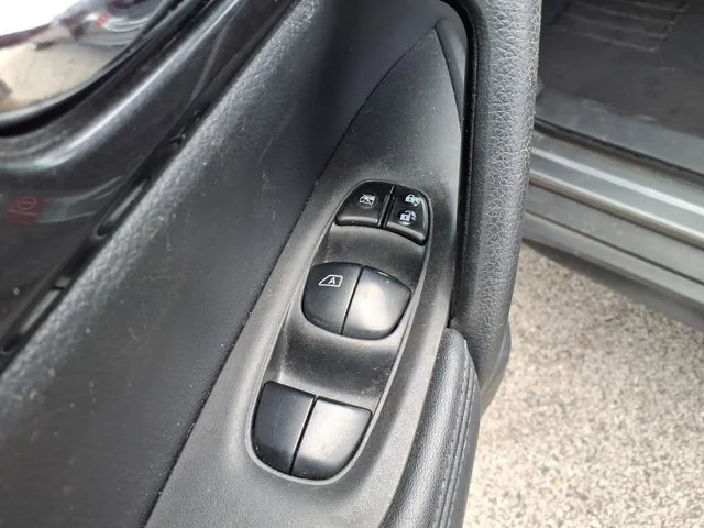 Used 2018 Gray Nissan S image 12