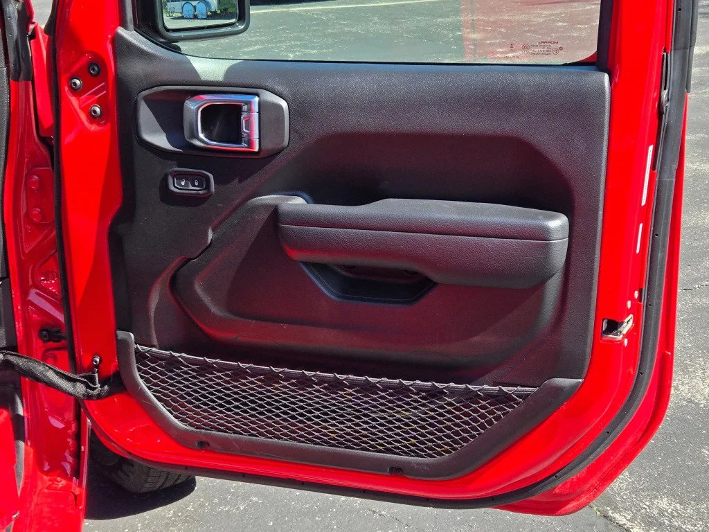 Used 2025 Red Jeep 4-Door Summit 4x4 image 6