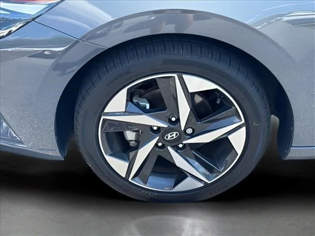 Used 2023 Gray Hyundai SEL image 18