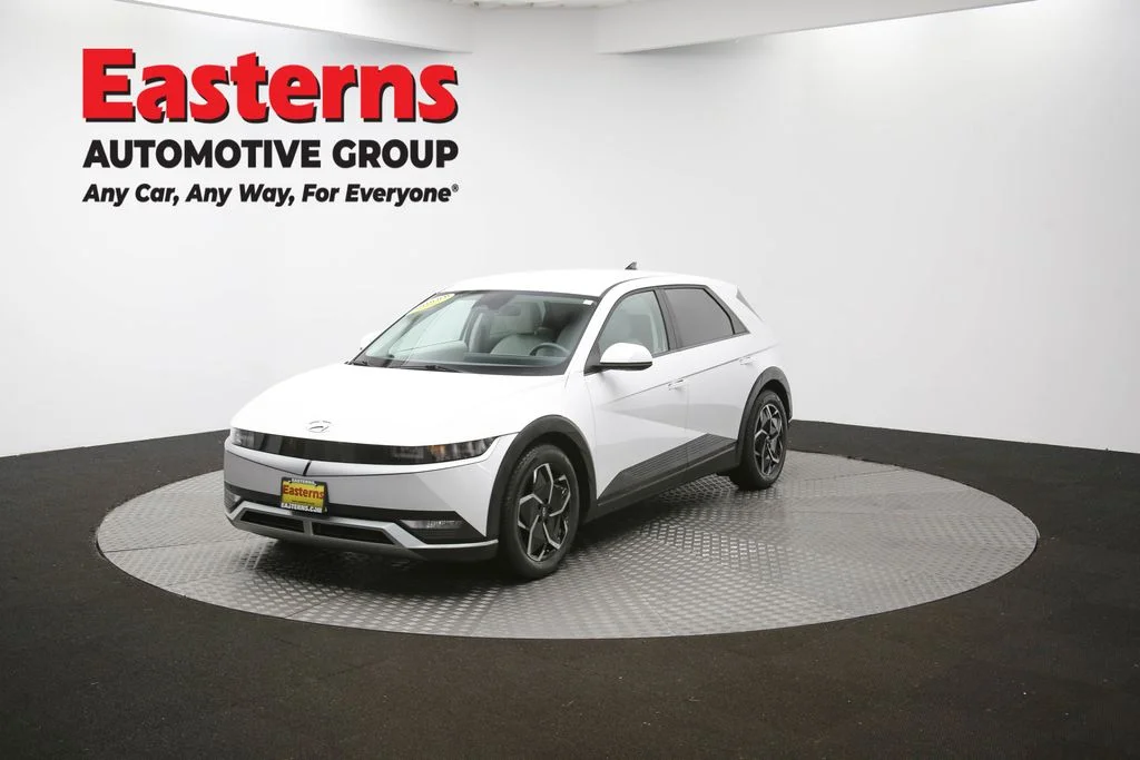 Used 2023 White Hyundai SEL image 55