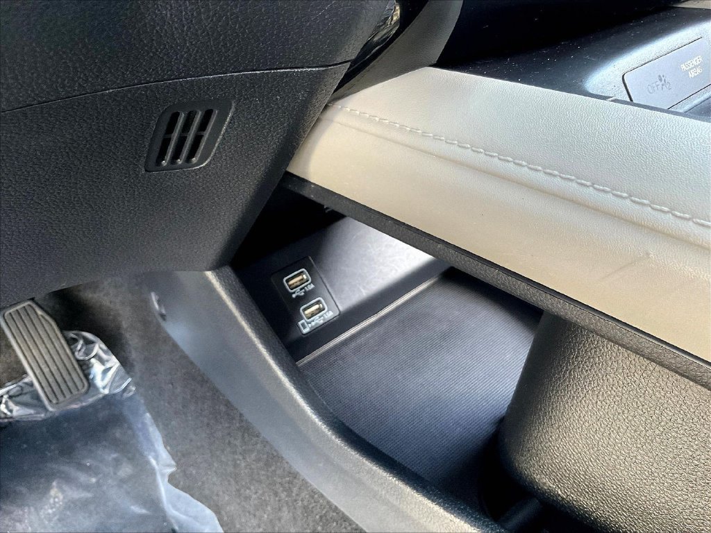 Used 2021  Honda EX image 16