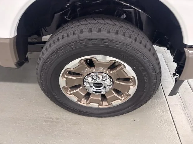 New 2026 Star White Metallic Tri-Coat Ford F-350® King Ranch® image 24
