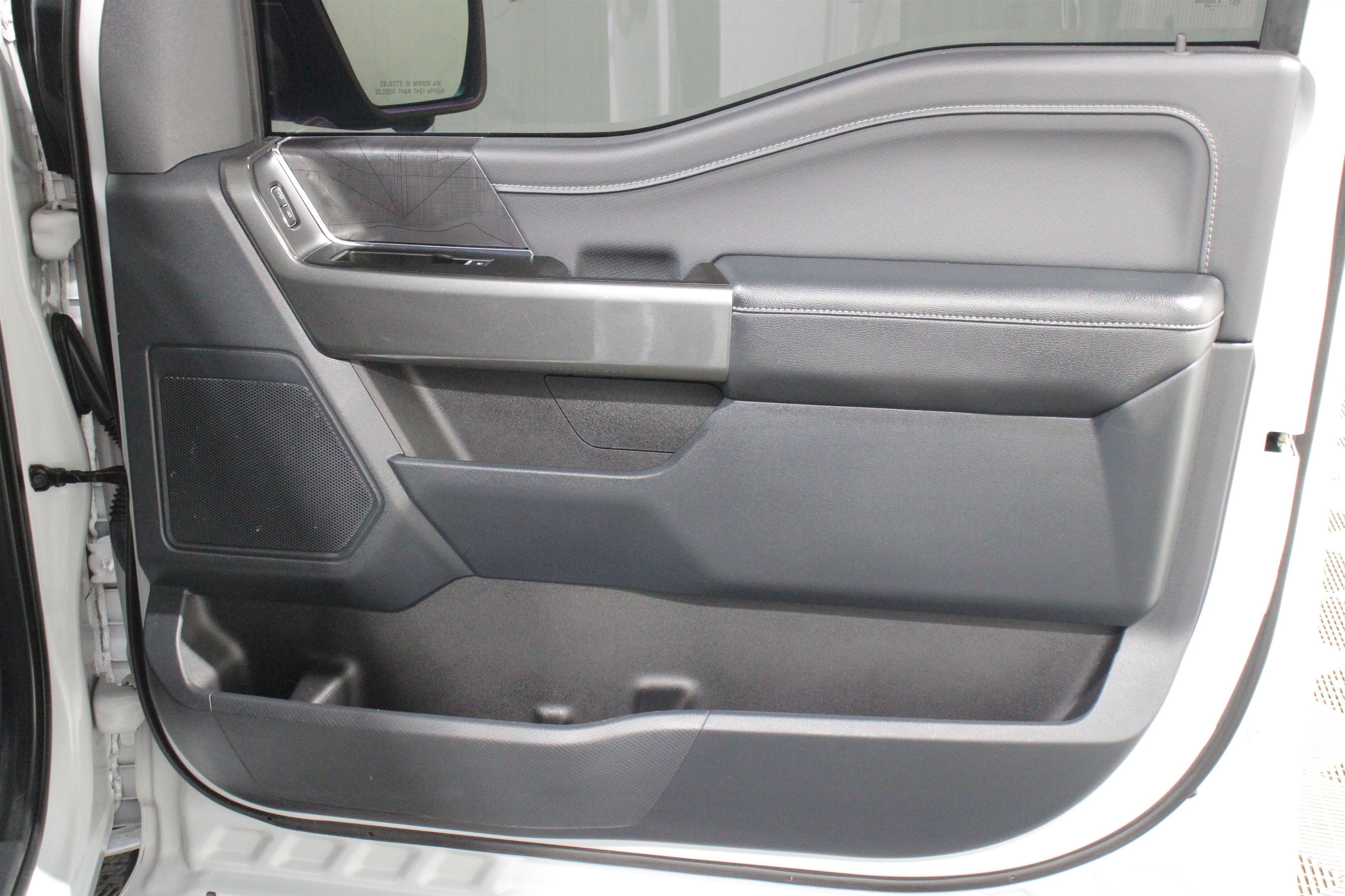 Used 2022 Space White Metallic Ford XLT image 29