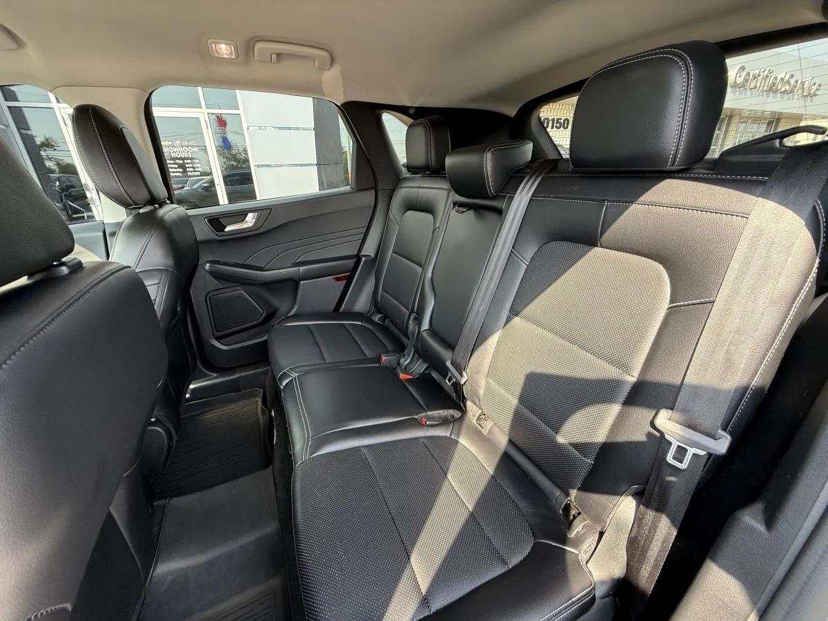 Used 2022 Grey Ford Titanium Awd image 17