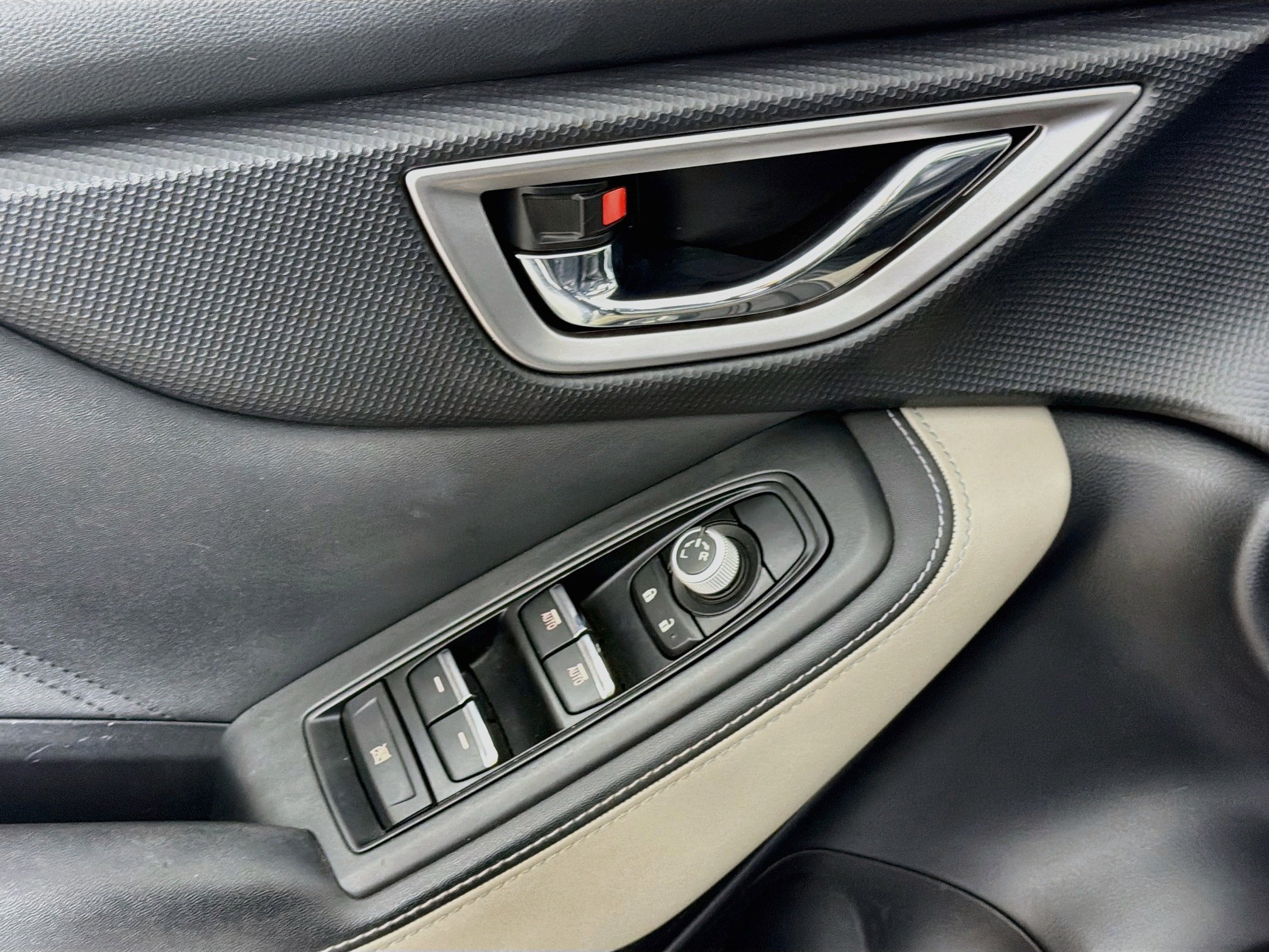 Used 2023 Magnetite Gray Metallic Subaru Limited image 18